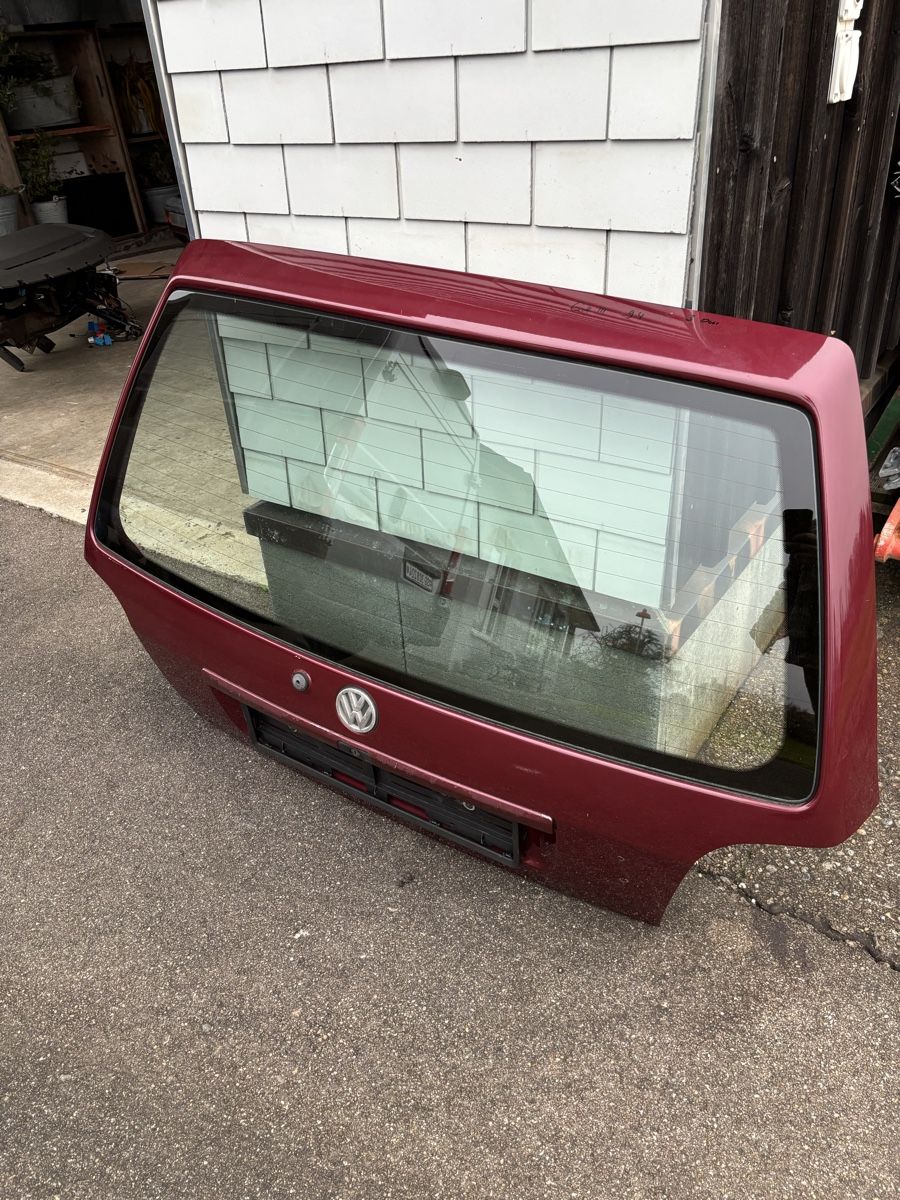 VW Tutti pezzi di ricambio auto: Vw Golf 3 jg 1994 Heckklappe – Usato da Engelburg venduto da schrotti02