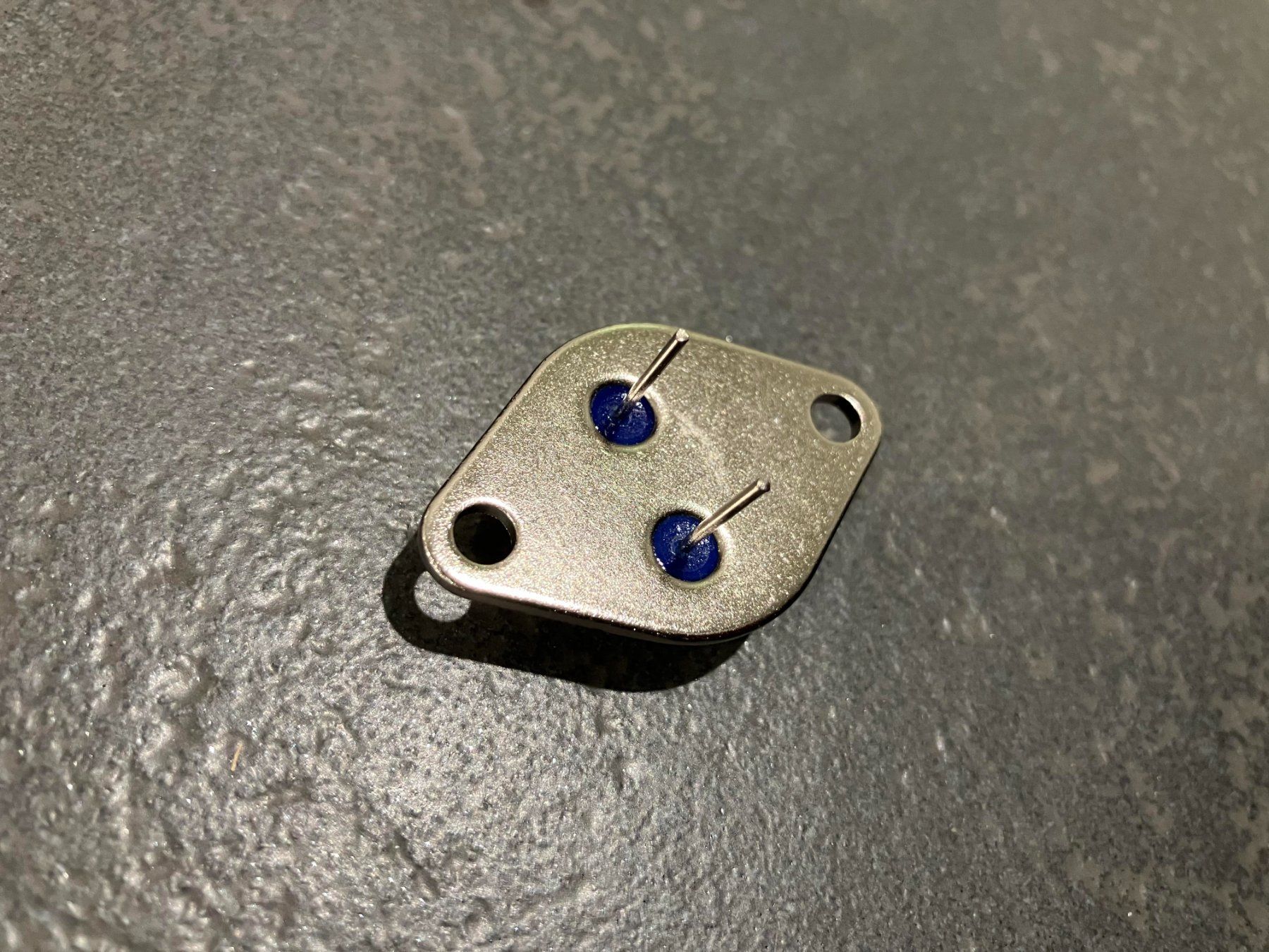 Componenti elettronici: MJ15022 Transistor – Nuovo e nell'imballaggio originale da Ruswil venduto da elthorak 1