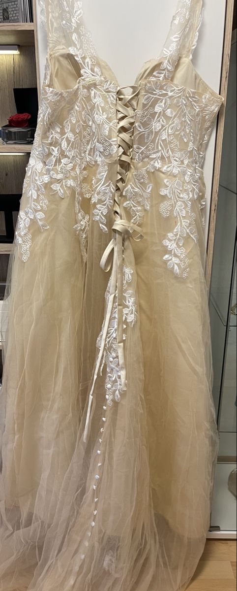 Vestiti: Wunderschönes Brautkleid /Hochzeitskleid – Nuovo (secondo la descrizione) da Uzwil venduto da noe_9f9c 2