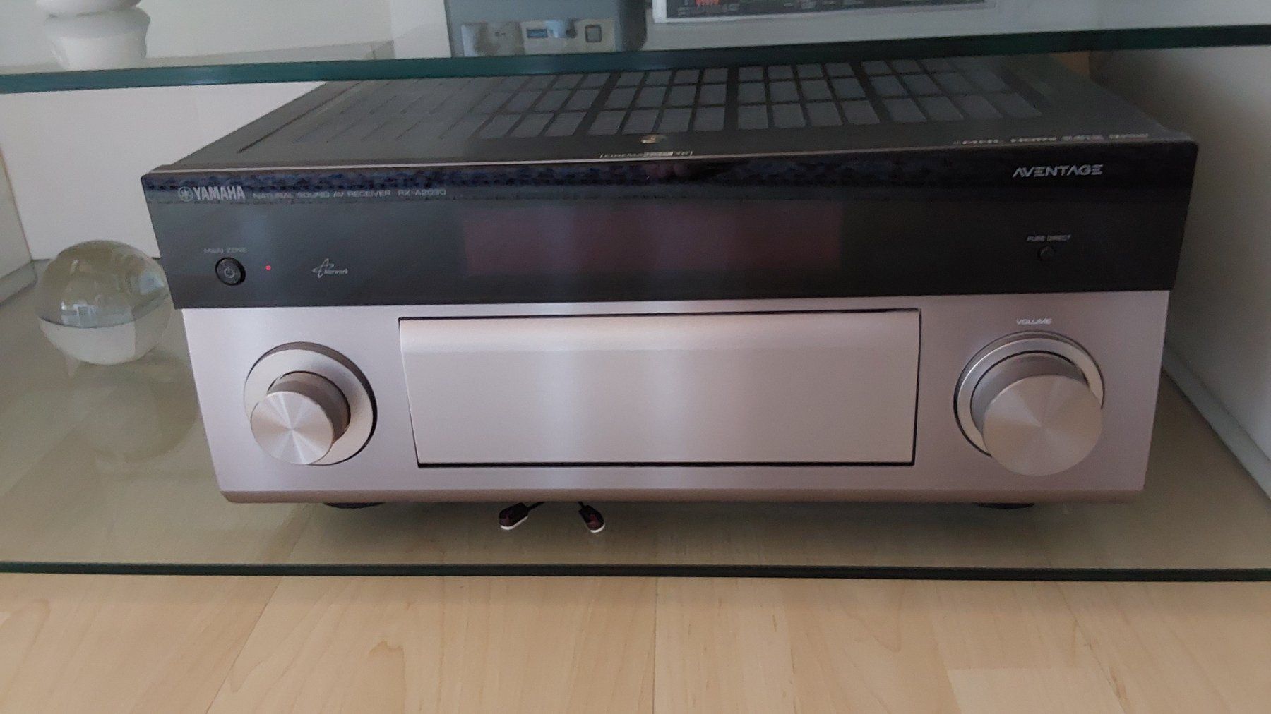 Epson Home Cinema: Heimkino Epson Beamer Motorleinwand – Usato da Basadingen venduto da Dant 7