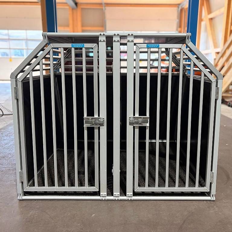 Käfige, Transport & Sicherheit: Doppel-Hundebox aus Aluminium – Gebraucht aus Schangnau von and_xr5x