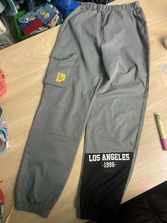 Graue Sommerhose, Gr.146/152neuwertig, bequem und stylisch!