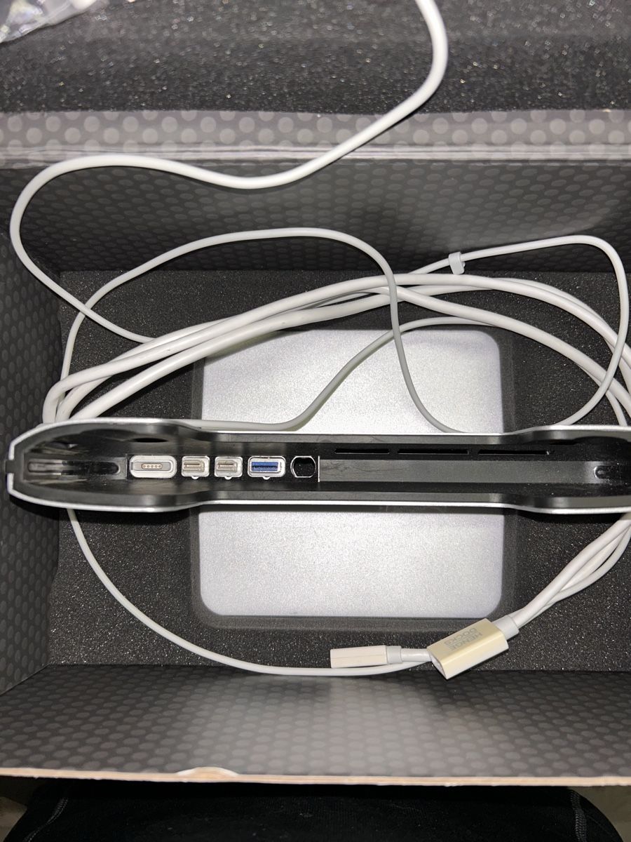 Docking station: Henge Docks Vertical Docking Station MacBook Pro 13" – Usato da Zürich venduto da jasmin011 4