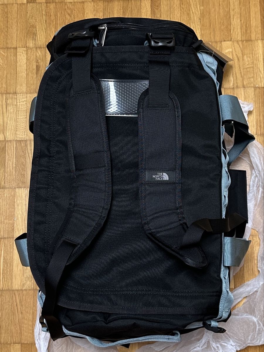North Face Sacs: North Face duffel G M – Neuf avec emballage d'origine à Maienfeld par tobeyl2020 4