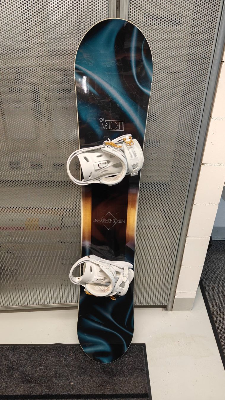 Board: Nitro Snowboard mit Bindung und Schuhen gebraucht – Usato da Winznau venduto da FV_