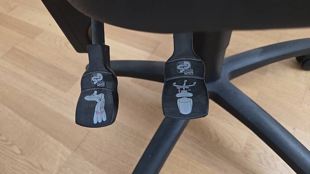 Chaises: Gratis Schwarzer Schreibtischstuhl – D'occasion à St. Gallen par ann_l2wv 1