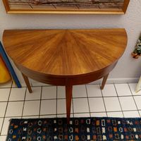 Halbrunde Holz-Konsole
