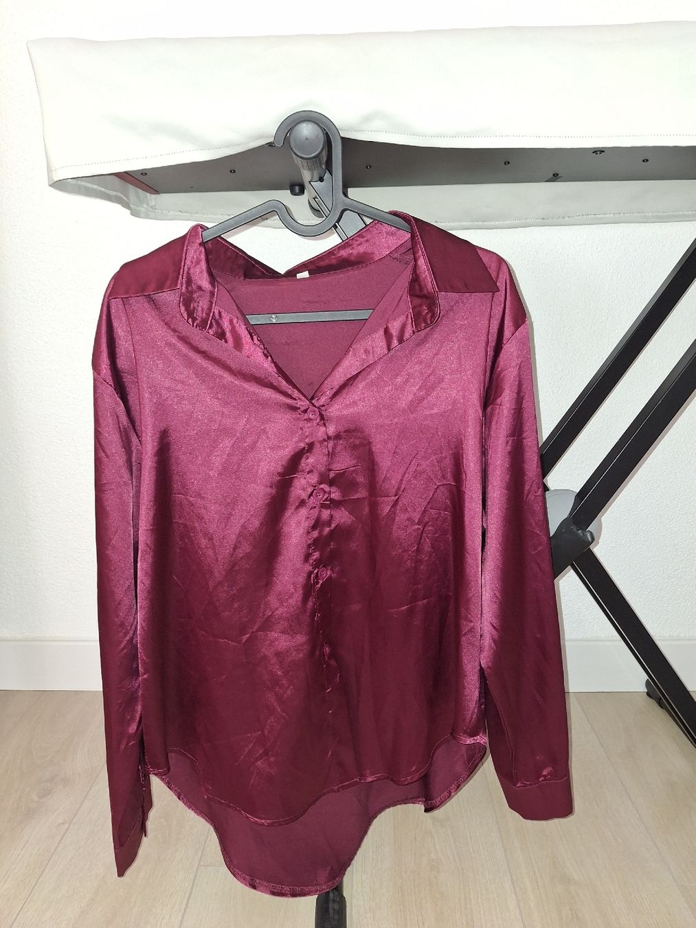 Camicette: Chemise bordeaux satin – Usato da Ecublens FR venduto da kla_th5j 1