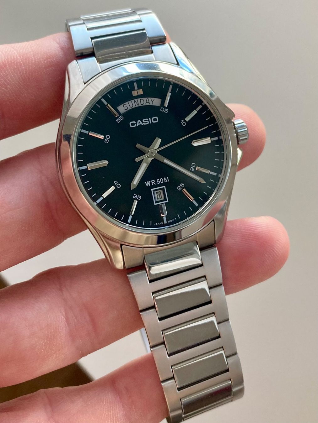 Casio Uhren: Montre Casio day date – Gebraucht aus Lausanne von D.D.81