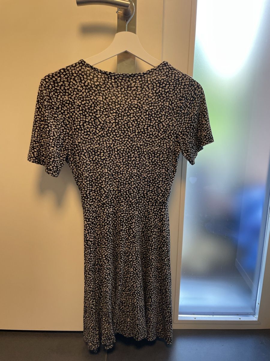Pull&Bear Vestiti: Sommerkleid Marke Pull&Bear – Nuovo (secondo la descrizione) da Jona venduto da liv_kjr6 1