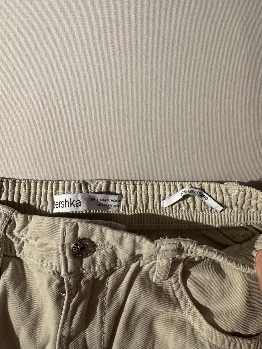 Bershka Pantaloni: Cargo beige neuf M – Nuovo e nell'imballaggio originale da Porrentruy venduto da fee_24 1