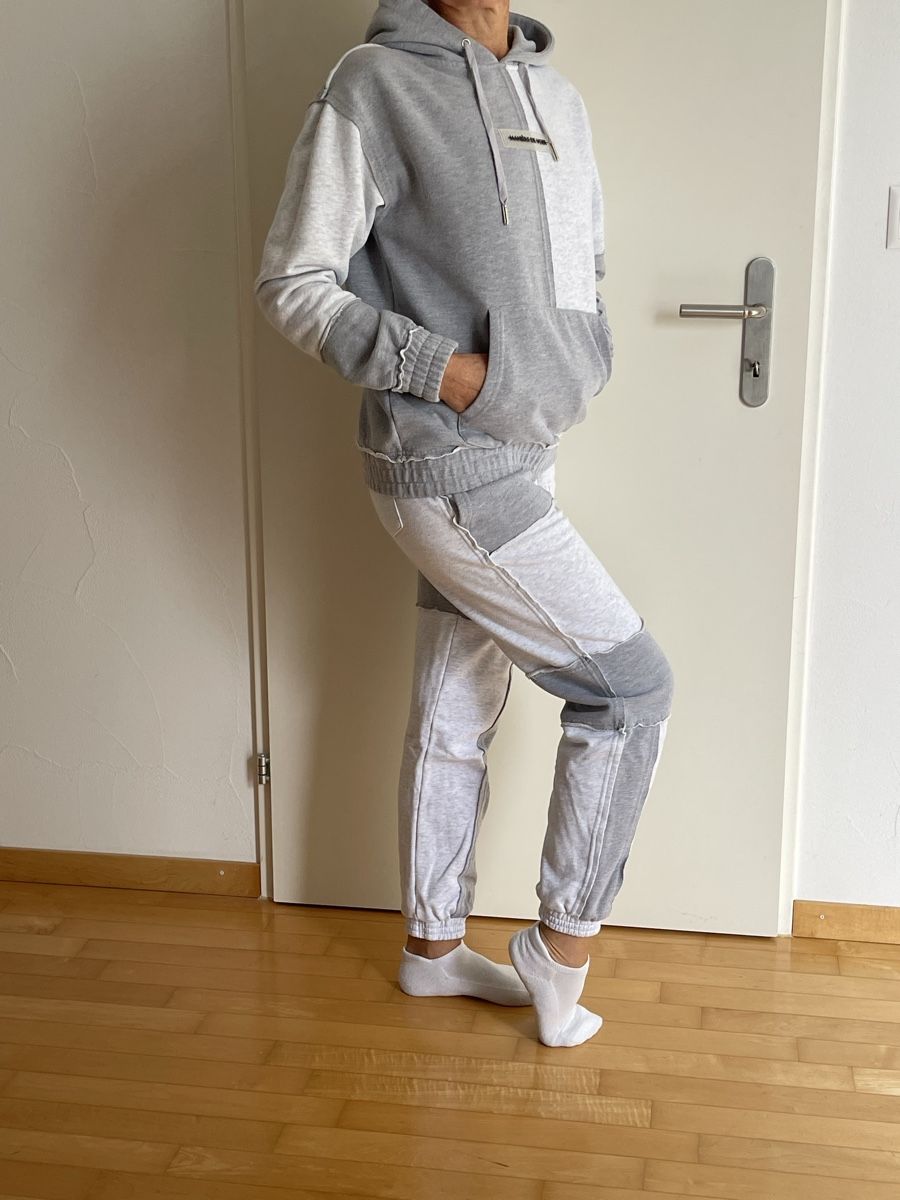 Lotti di vestiti: Sportanzug  – Usato da Pfäffikon ZH venduto da 4mo_9y8n 1