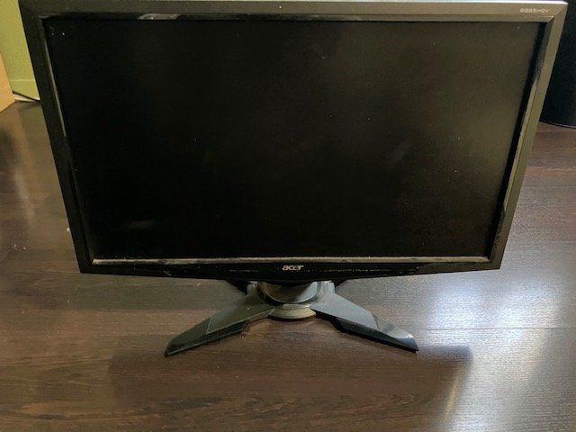 Acer Monitor: computerbildschirm inkl. tastatur – Usato da Schwarzenberg LU venduto da kindler007