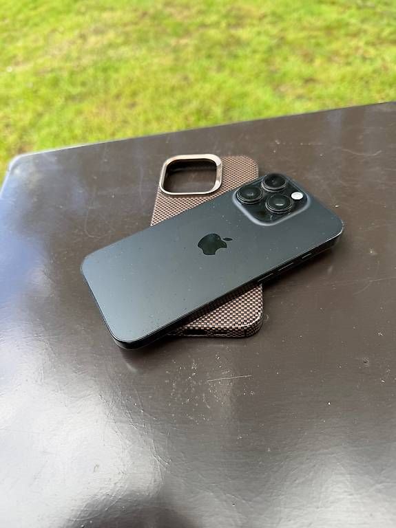 Apple Telefoni cellulari / Smartphones: iPhone 16 pro 256gb – Usato da Bürglen TG venduto da bor_n7cz 2