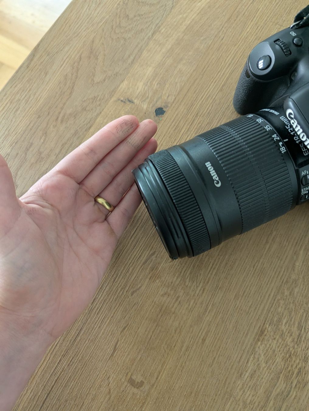 Canon Fotocamera: Canon EOS 550D mit Zubehör – Usato da Luzern venduto da Swetnova 7