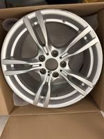 Alufelge silber 5-Speichen Design mit Starken Kratzer
