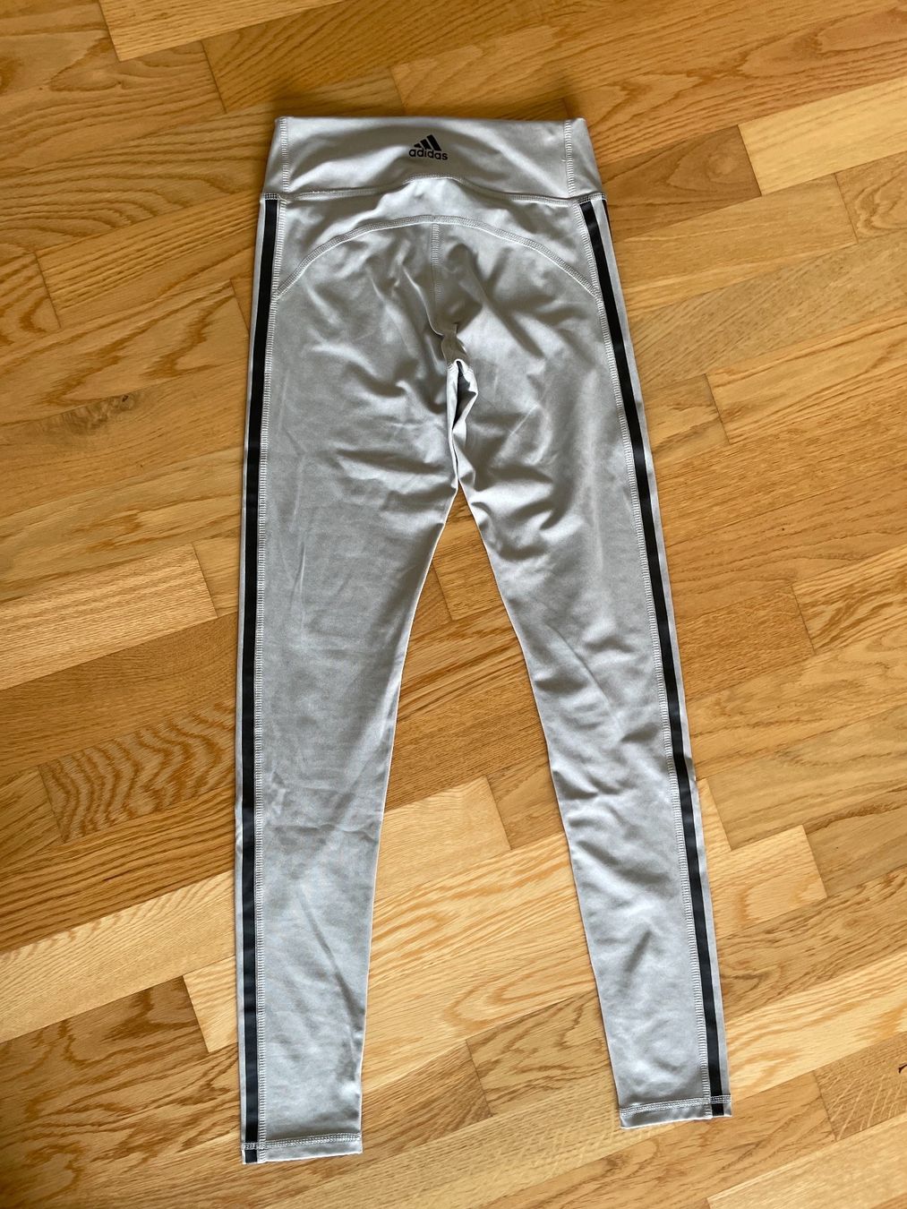 Adidas Leggings: Leggins Adidas – Usato da Richterswil venduto da IrynaL 1