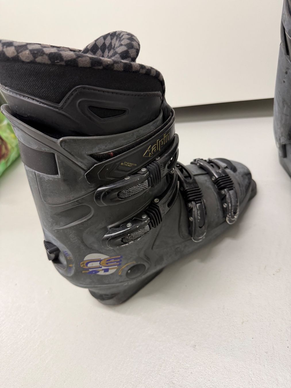 Skis: Sci da discesa Atomic Beta con scarponi e bacchette – Gebraucht aus Gossau ZH von SistersBeauty 7