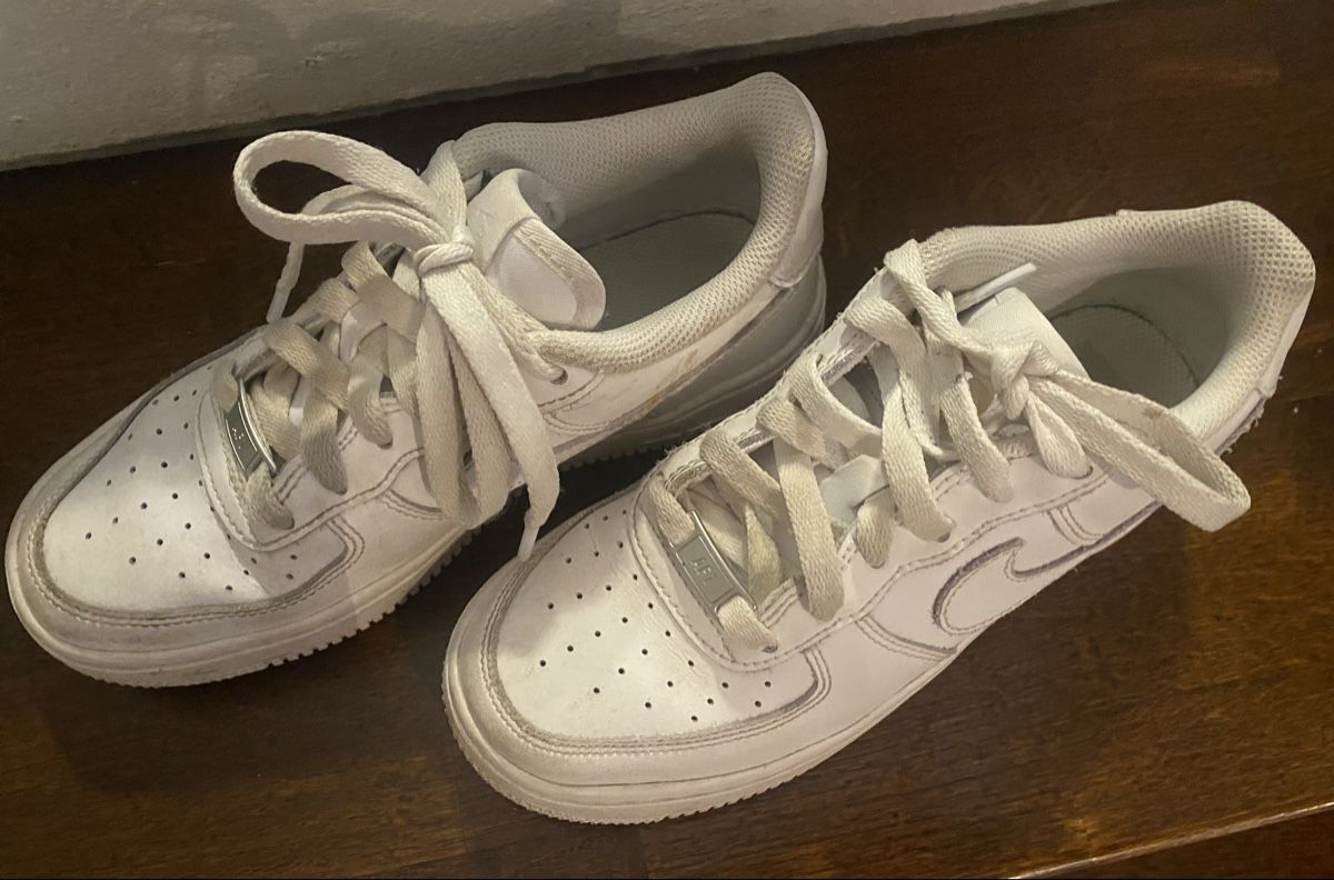 Nike Schuhe für Jungen: Nike Air 35.5 – Gebraucht aus Le Noirmont von Chreeba 2