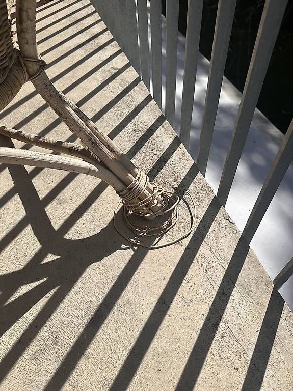 Tischset: Rattan Tischset mit vier Stühlen – Gebraucht aus Ittigen von Si29 1