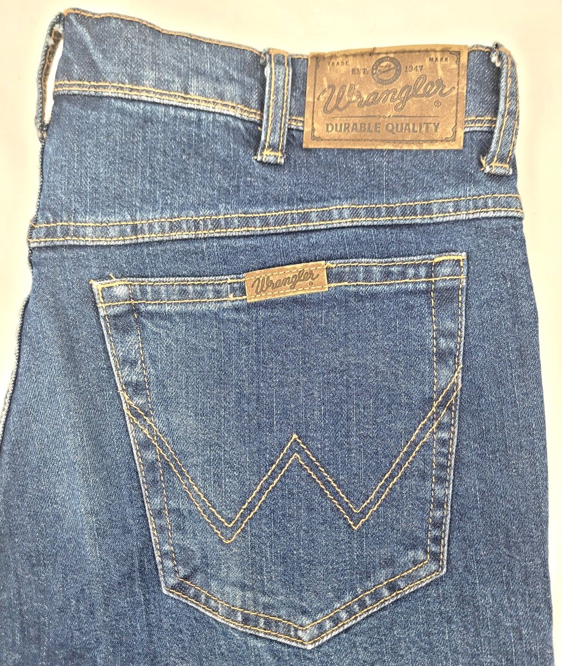Wrangler Jeans: WRANGLER Jeans regular fit – Gebraucht aus Lausanne von PlusValue_Lausanne 2