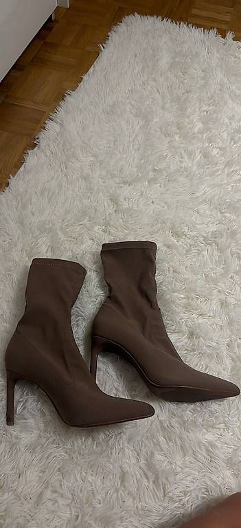 Scarpe da donna: Stiefeletten  – Usato da Aarau venduto da din_7gjn