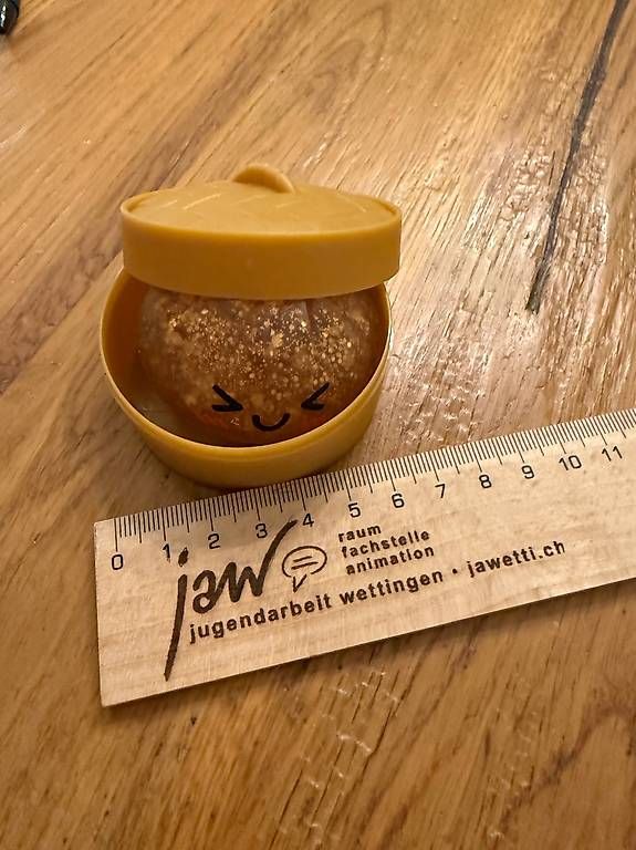 Spielzeuge: dumpling squishy Gold – Neu und originalverpackt aus Wettingen von xen_t6v6 2