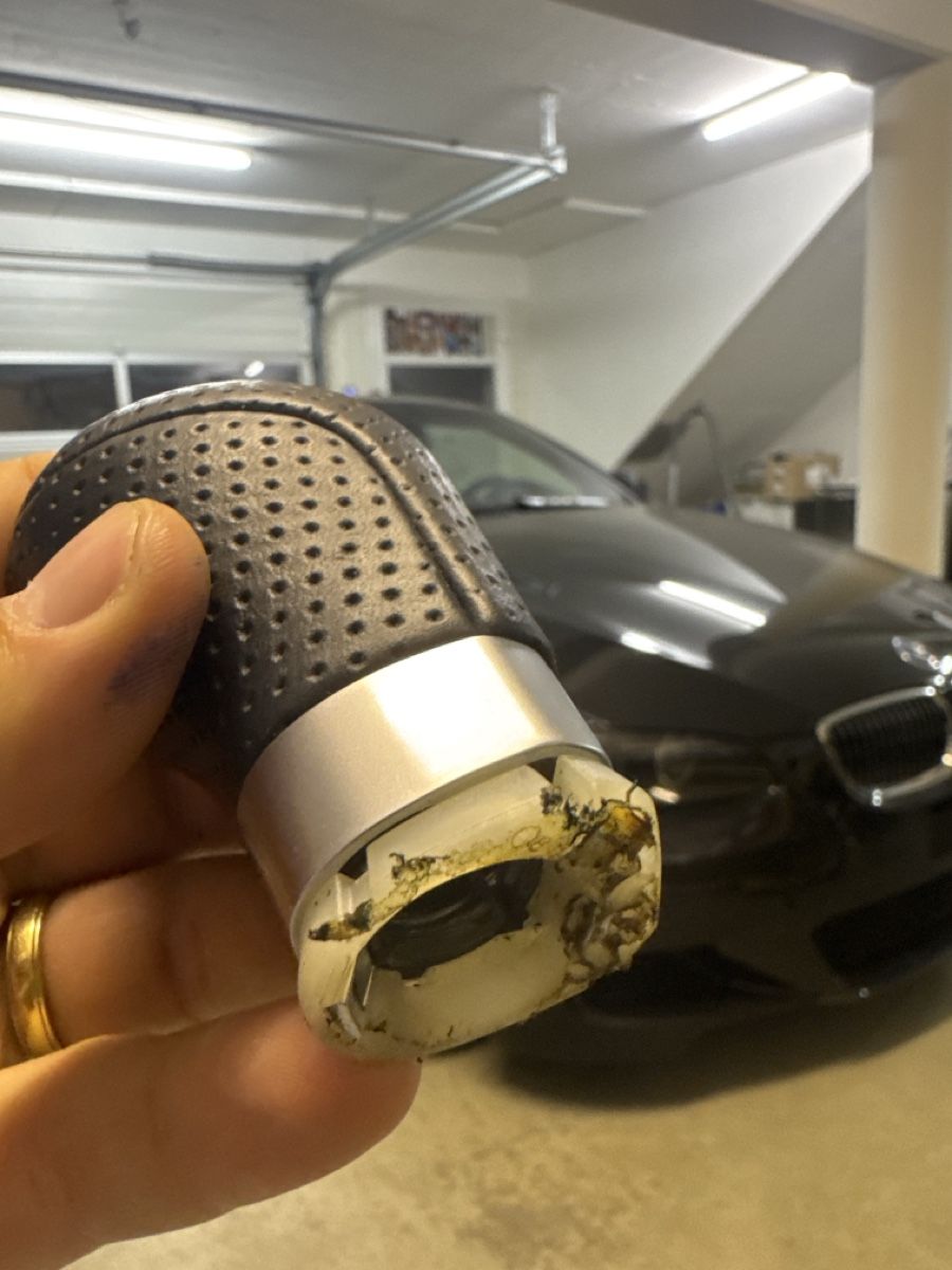BMW Tutti pezzi di ricambio auto: BMW M Schaltknauf Leder schwarz Original e92 e93 e82 e46 e90 – Usato da Frenkendorf venduto da jorge0000 3