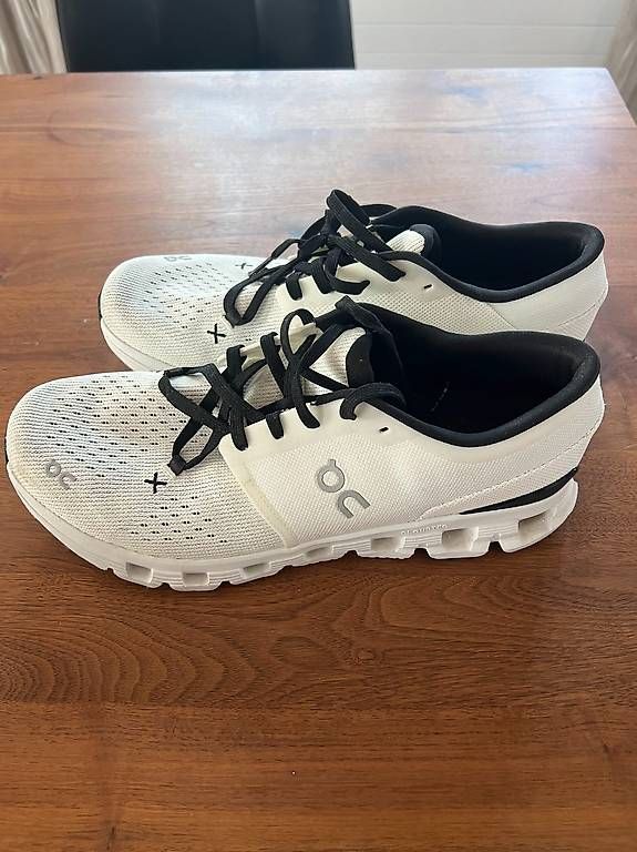 On Herrenschuhe: On Cloud X Grösse 45 neuwertig – Gebraucht aus Arlesheim von SKA_4144
