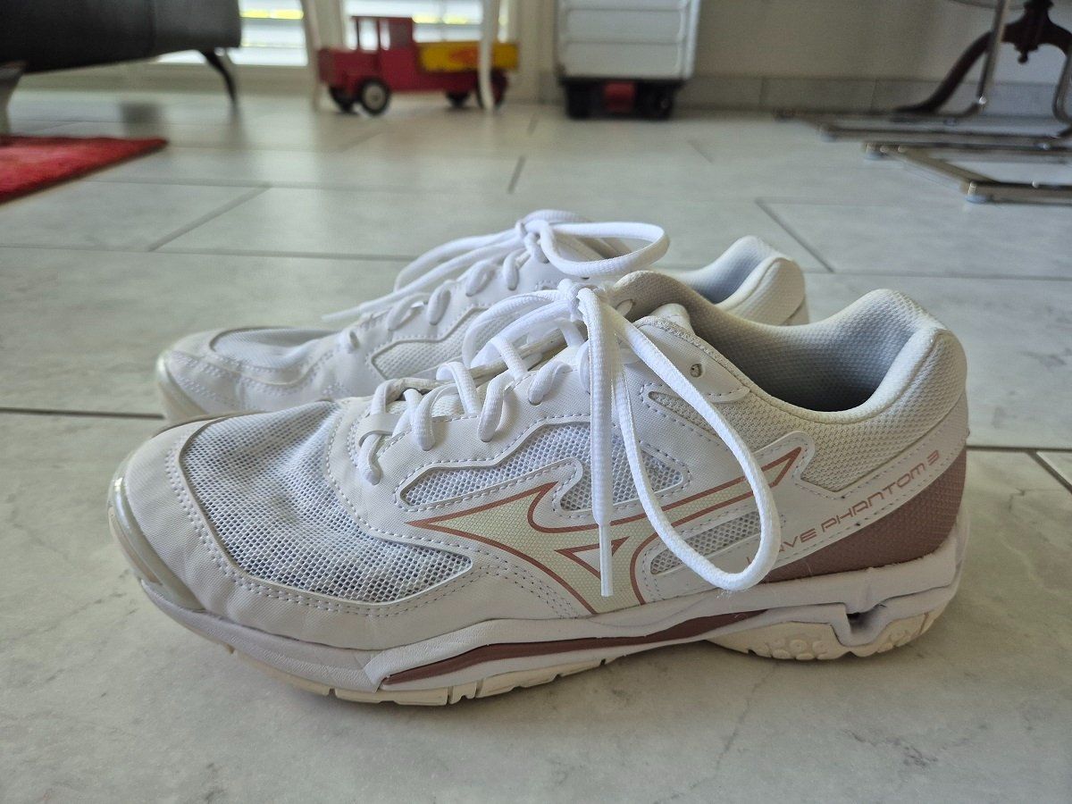 Mizuno Damenschuhe: Mizuno Wave Phantom 3 Hallenschuhe, Grösse 42 – Gebraucht aus Thun von Sheepli