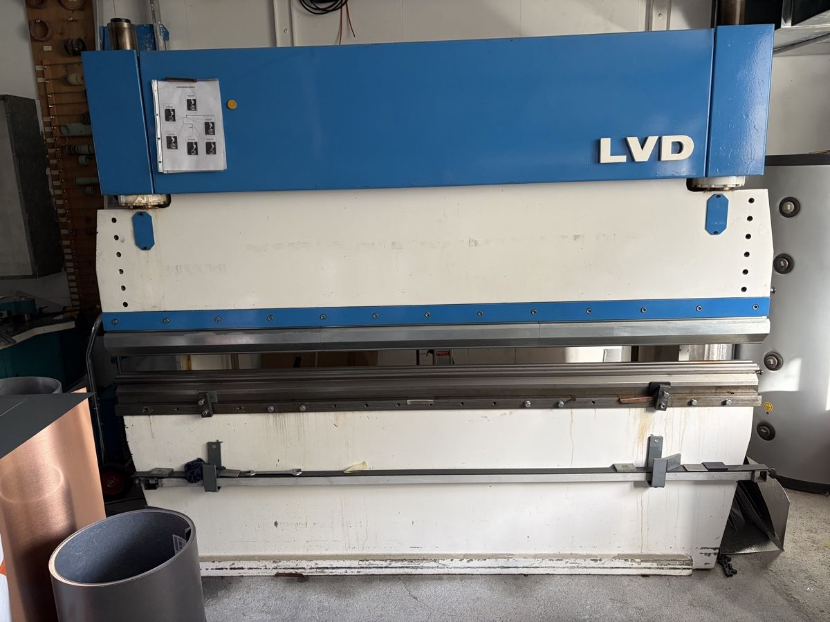 Tutte le macchine: LVD Hydraulische Presse – Usato da Buchs SG venduto da ple_jlj6