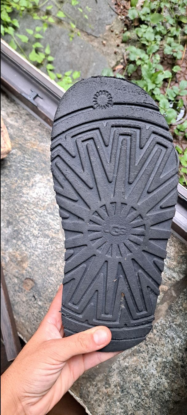 Ugg Damenschuhe: UGG Disco Marble Slide Black – Gebraucht aus Ponte Capriasca von mar_wh9m 5