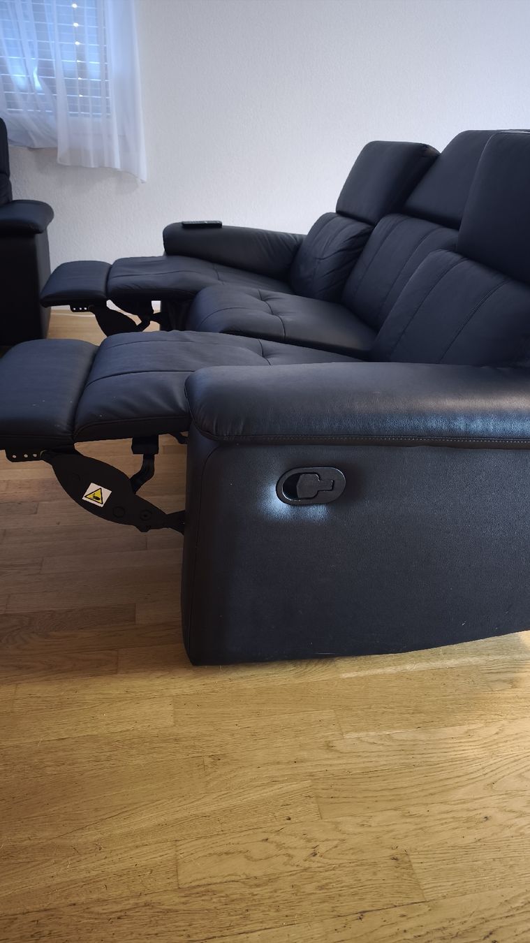 Sofas: Leder Sofas mit Liegefunktion Neuwertig – Gebraucht aus Guntershausen von wow_7zn2