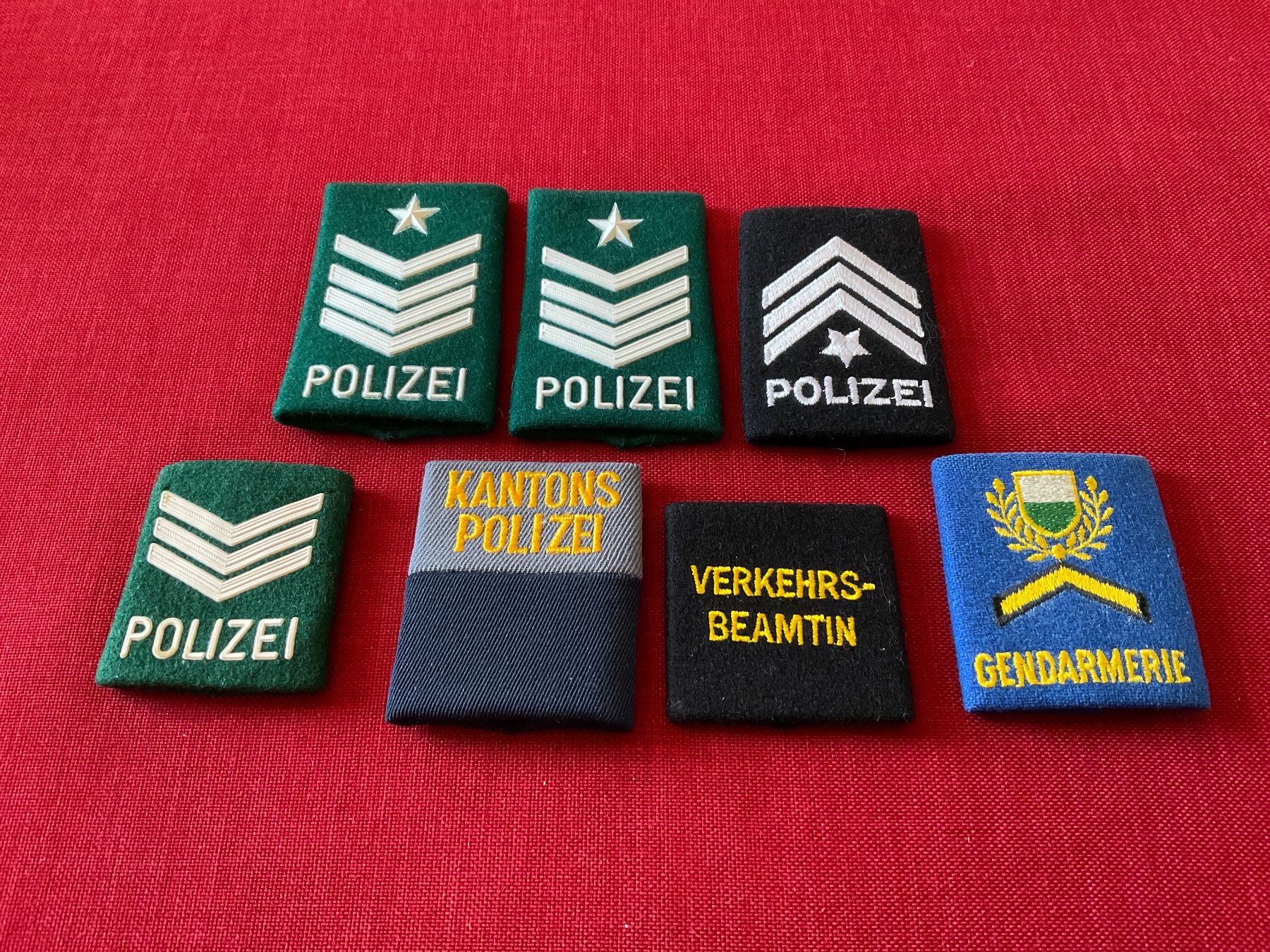 Placchette & Badge: Vintage Polizei Abzeichen – Usato da Lugano venduto da Persepolis
