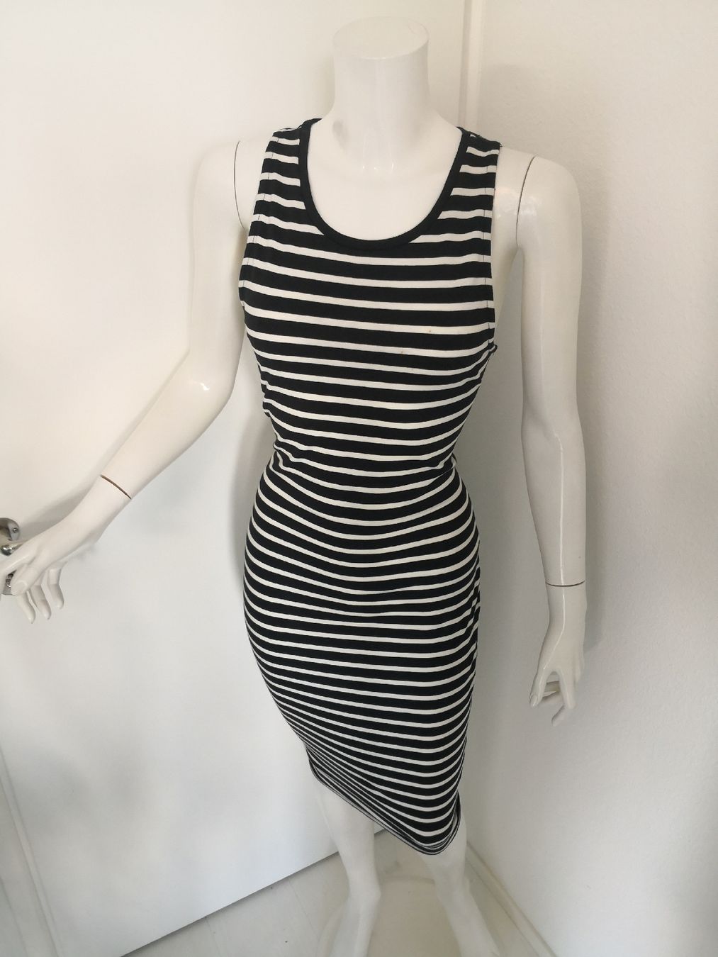 Mango Robes: 🤩MANGO STRETCH-KLEID SCHWARZ-WEISS GESTREIFT – Neuf (Voir description) à Olten par Naja-Twins-Twins 9