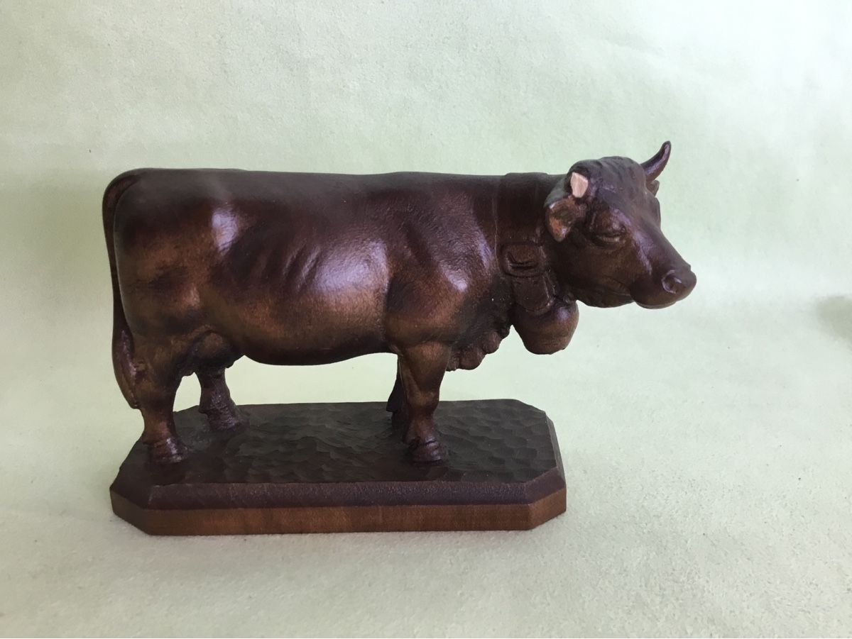 Statuette: Ältere geschnitzte Kuh aus Holz – Usato da St. Gallen venduto da chamilla