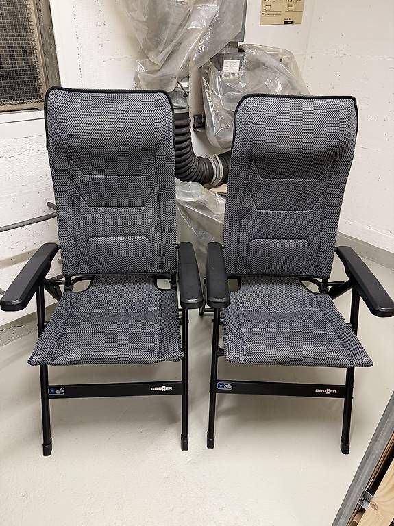 Chaises: Fast ungebrauchte Klappstühle – D'occasion à Zürich par saj_2wrd