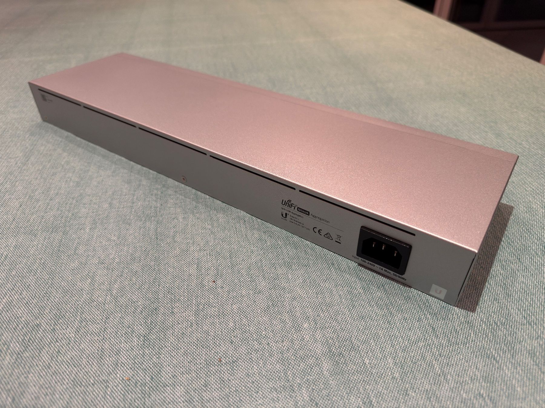 Ubiquiti Hub & Switch: Ubiquiti UniFi Switch Aggregation USW-AGGREGATION, 8x SFP+ – Usato da Sins venduto da Sb350 1