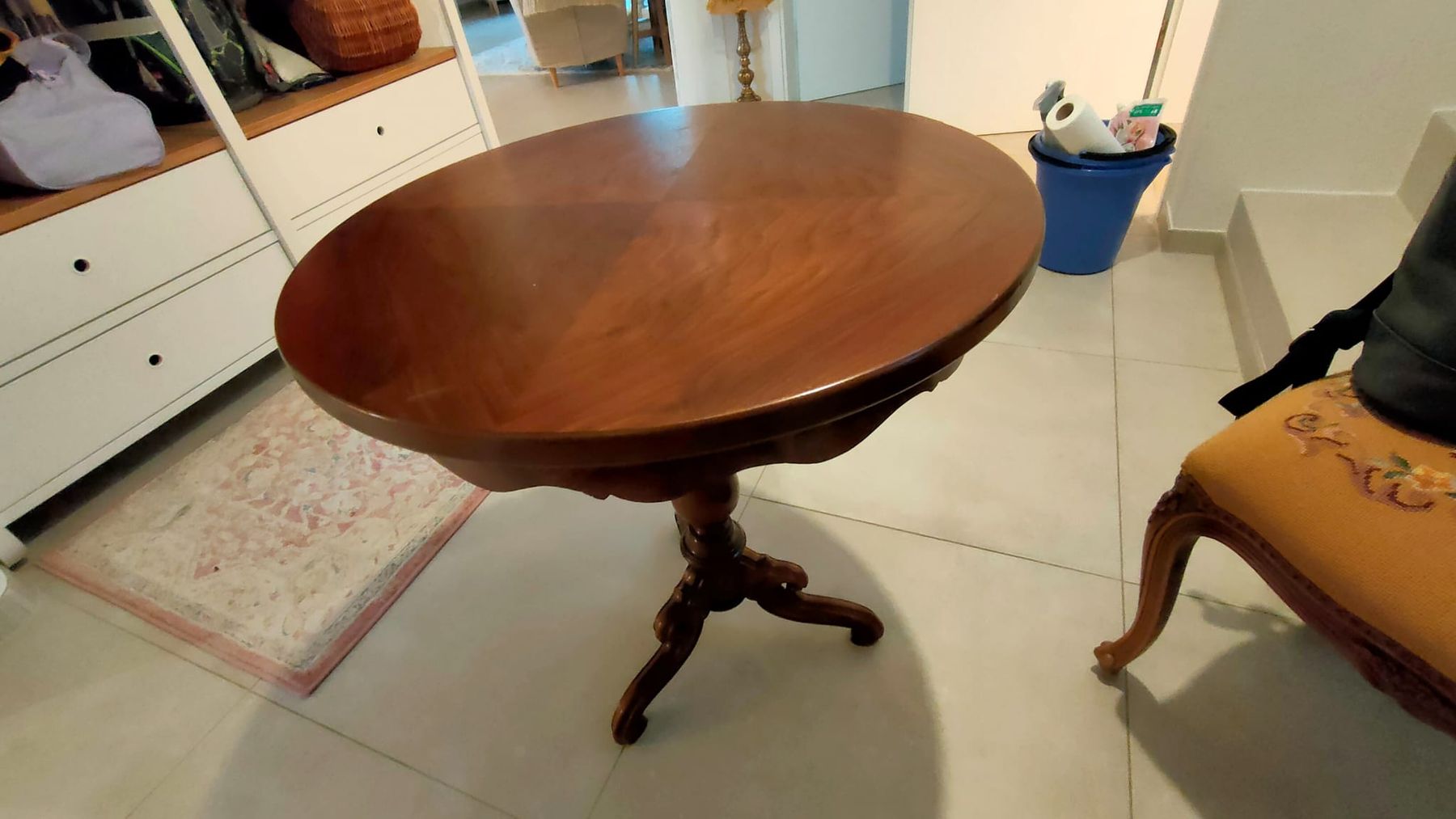 Tavoli: Tisch - Durchmesser 66cm - Dicke 2.8cm  67cm hoch – Usato da Mattwil venduto da FamilieG. 8