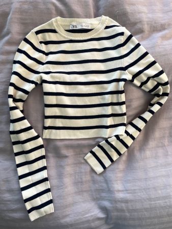 Zara gestreifter cropped-Pullover