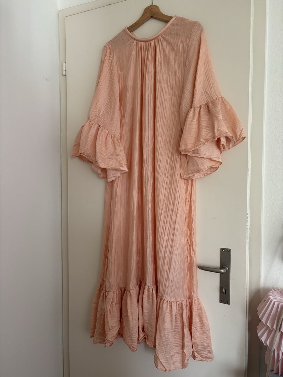 H&M Vestiti: H&M peach dress, size M – Usato da Wallisellen venduto da eli_v7dn 1