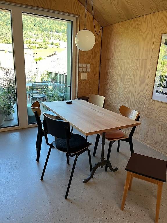 Tavoli: Beizentisch – Usato da Corgémont venduto da ivia71