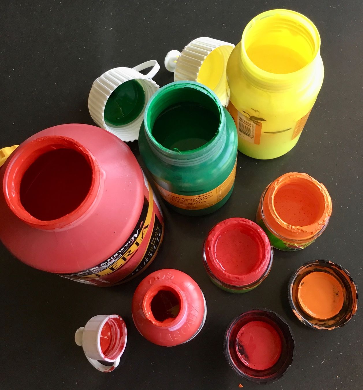 Peintures: Acrylfarben diverse, angebraucht – D'occasion à Eggersriet par Wiese61 2