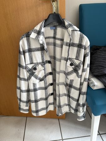 Jacke Ruby kariert weiss schwarz Grösse M guter Zustand