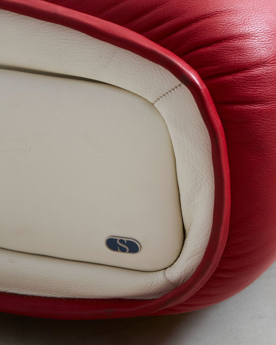De Sede Sessel: De Sede Boxing Glove – Gebraucht aus Zürich von kioskio_zh 2