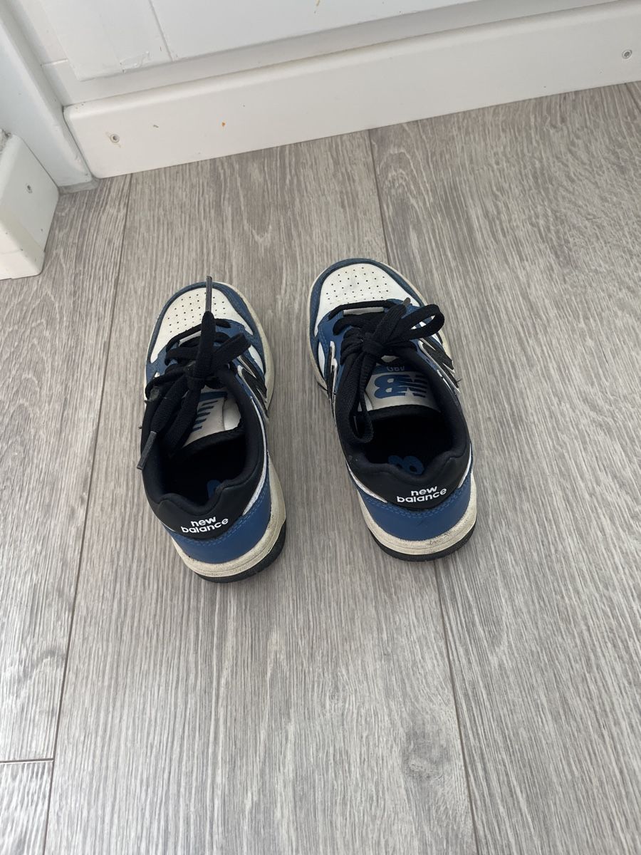 New Balance Scarpe da uomo: New Balance Blue & White Sneakers - Size 29 – Usato da Zürich venduto da ThePicker 3