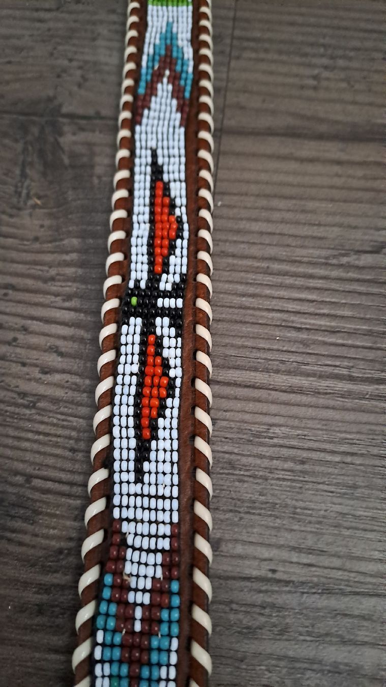Cinture: Vintage Ledergürtel mit Perlenmuster 105cm. Native American – Usato da Deitingen venduto da Soya1 2