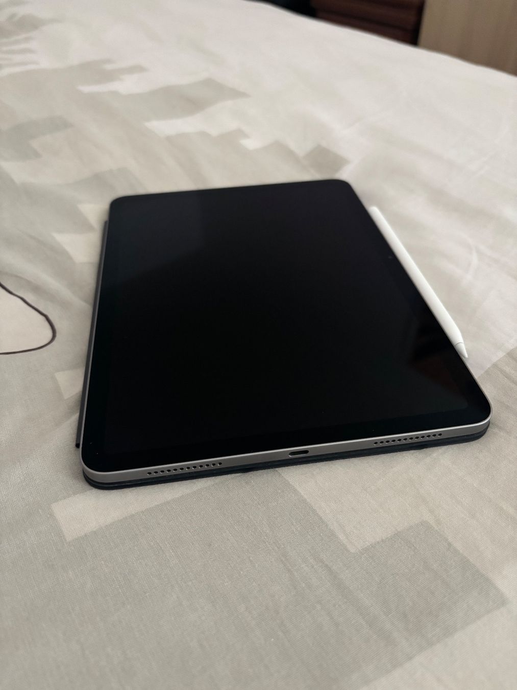 Apple Tablet PC: iPad Air 2024 + Smart Folio + Apple Pencil – Nuovo (secondo la descrizione) da Plan-les-Ouates venduto da hen_x795