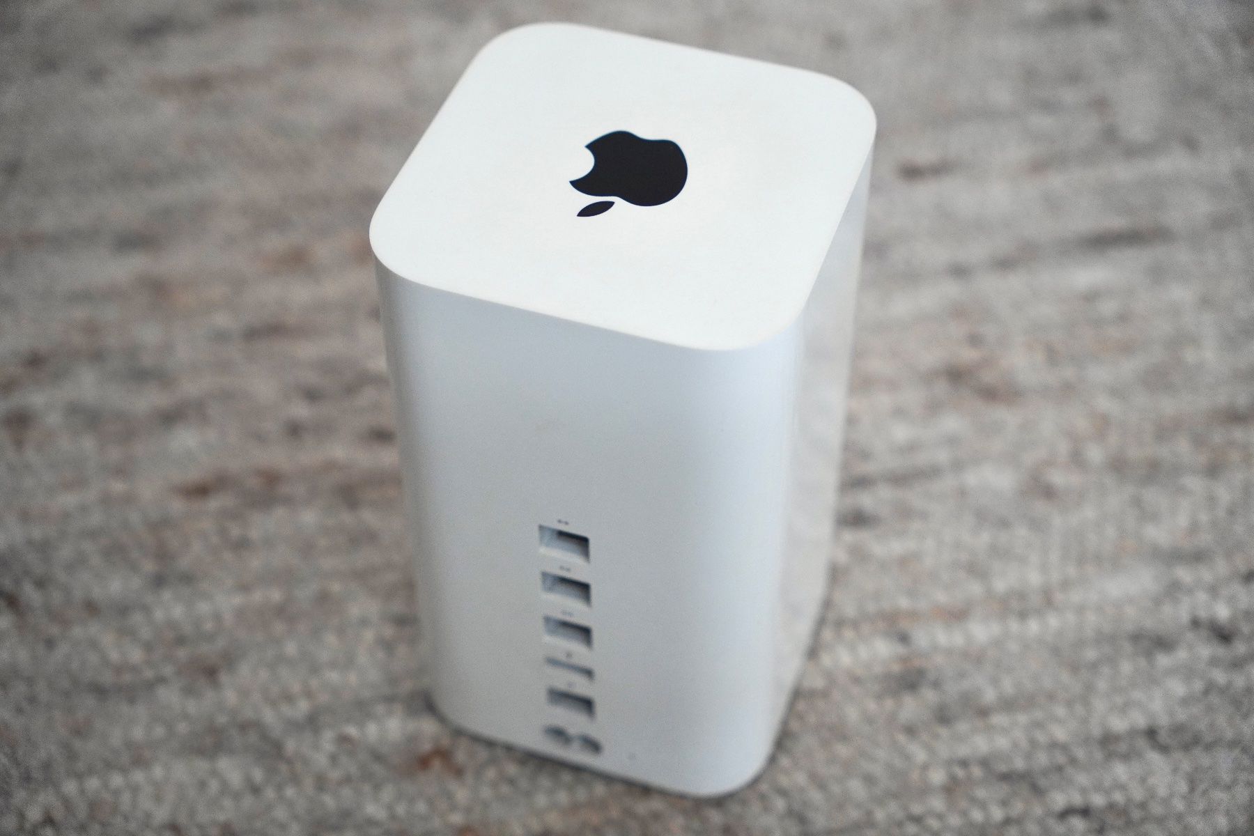 Apple Modem & Router: Apple Time Capsule 2TB OVP – Usato da Cham venduto da Stepanizator