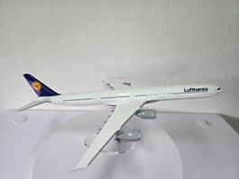 Limox, 1:100, LH, Lufthansa, Airbus A 340-600, Resin, Vitrin